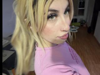 SammyViolet Blowjob XXX Cams - Photo 10/21