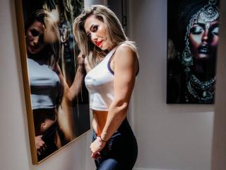 SweetBelle Blowjob XXX Cams - Photo 8/21