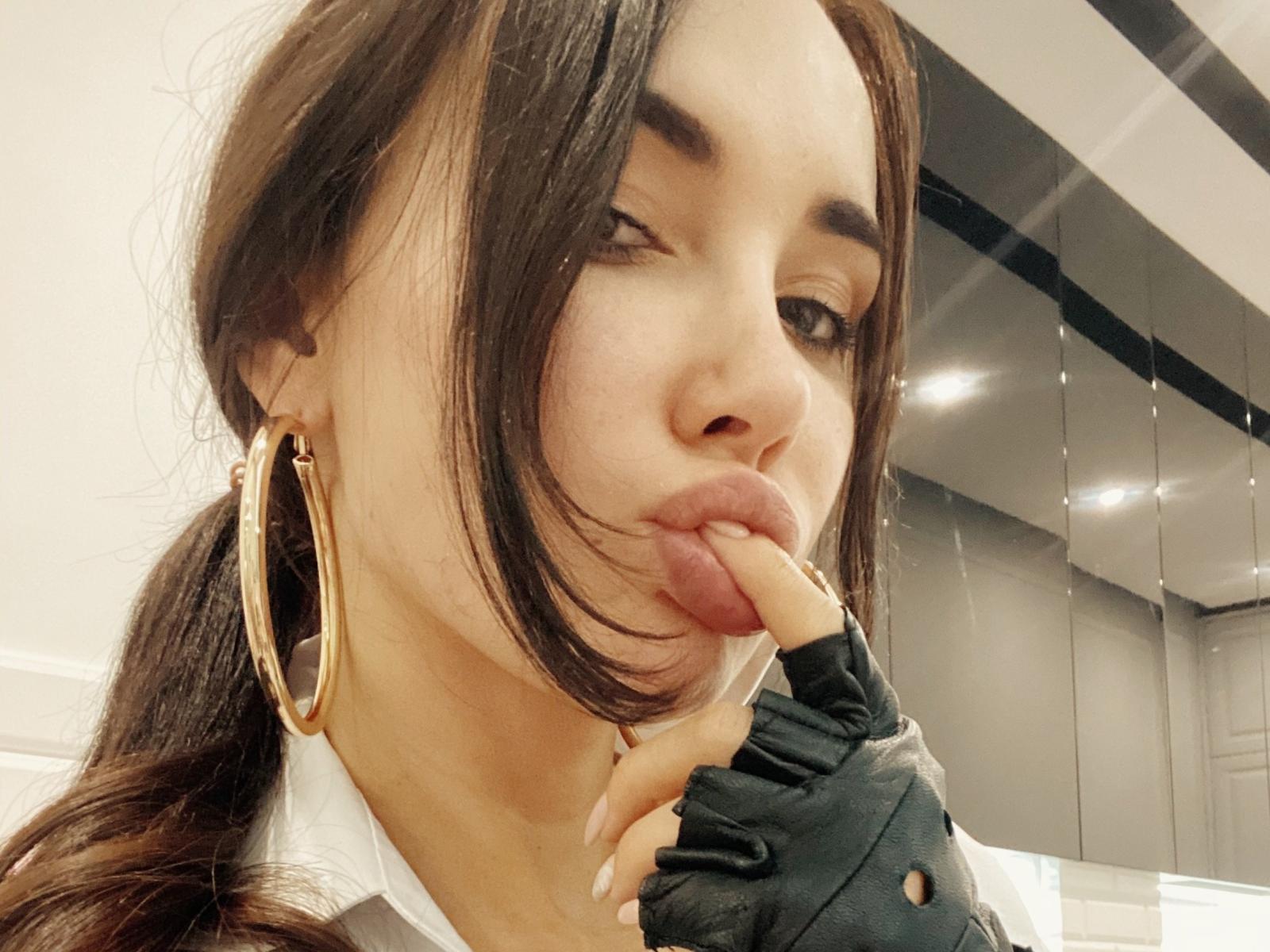 RinaBrown — live cam photo 1