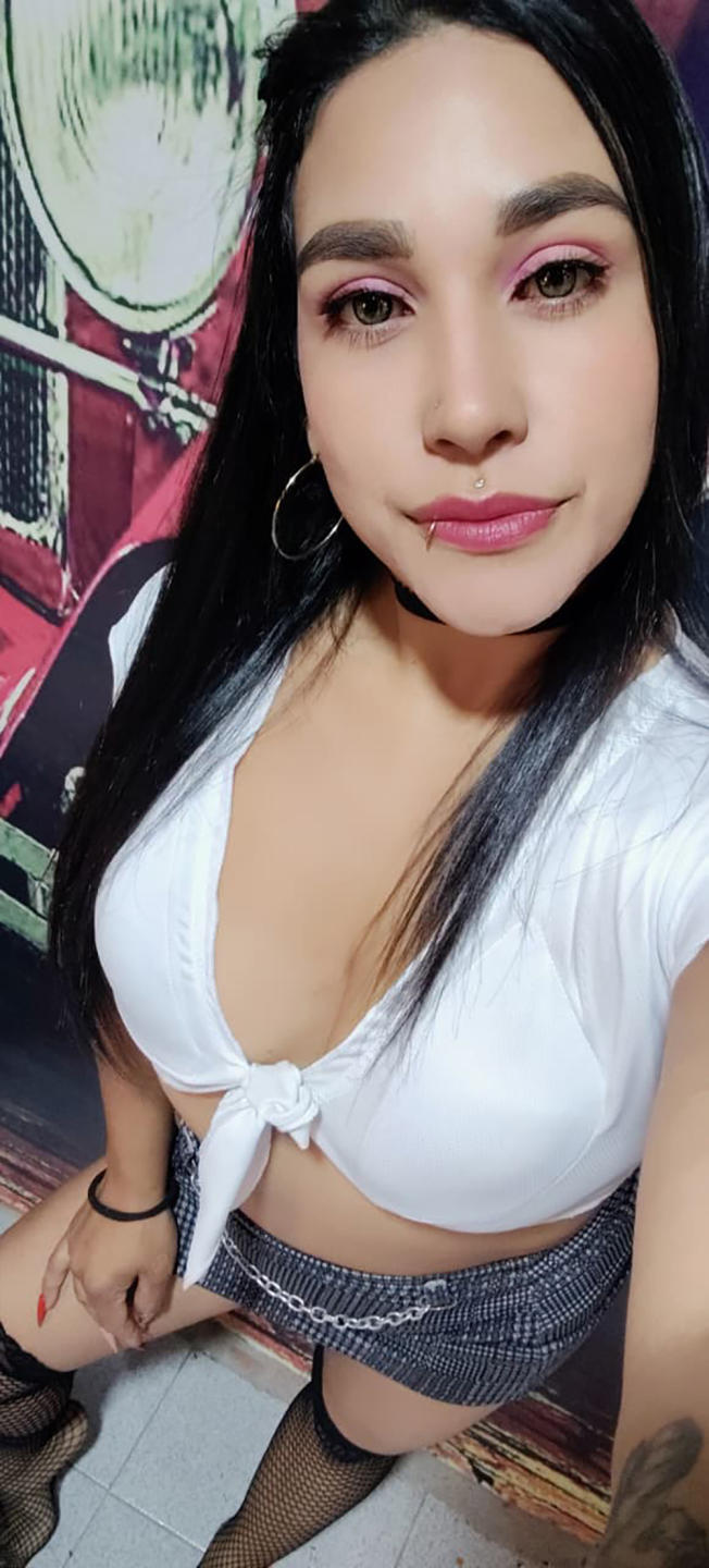 webcam model EdenIvyLm from XloveCam webcam model EdenIvyLm from XloveCam