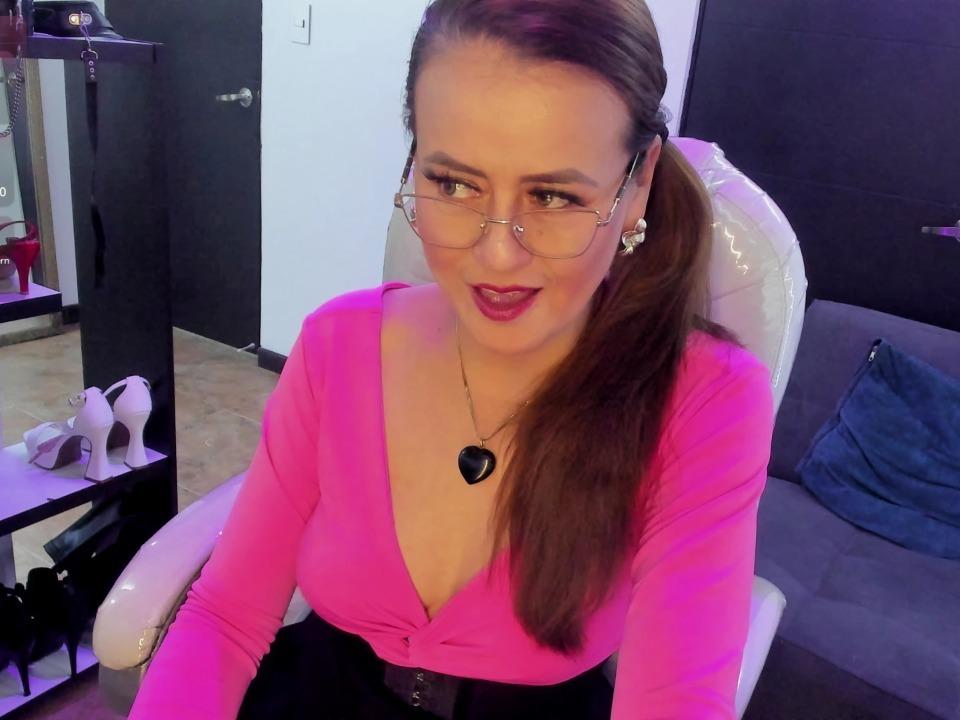 webcam model Maghentaa from XloveCam webcam model Maghentaa from XloveCam