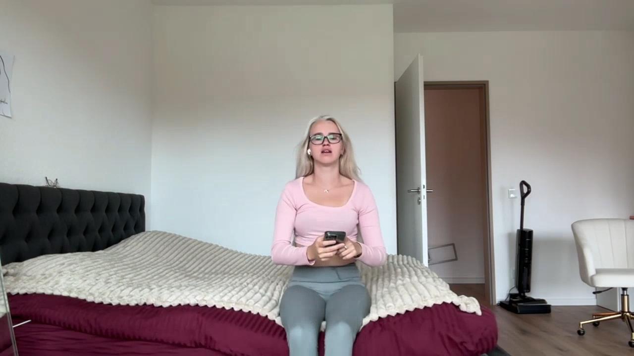webcam model WorldClassBlondy from XloveCam webcam model WorldClassBlondy from XloveCam