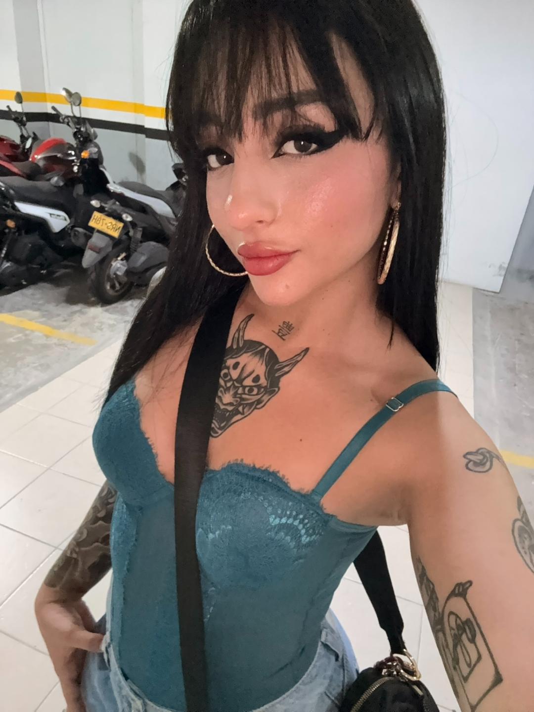 webcam model ScarletFeline from XloveCam webcam model ScarletFeline from XloveCam
