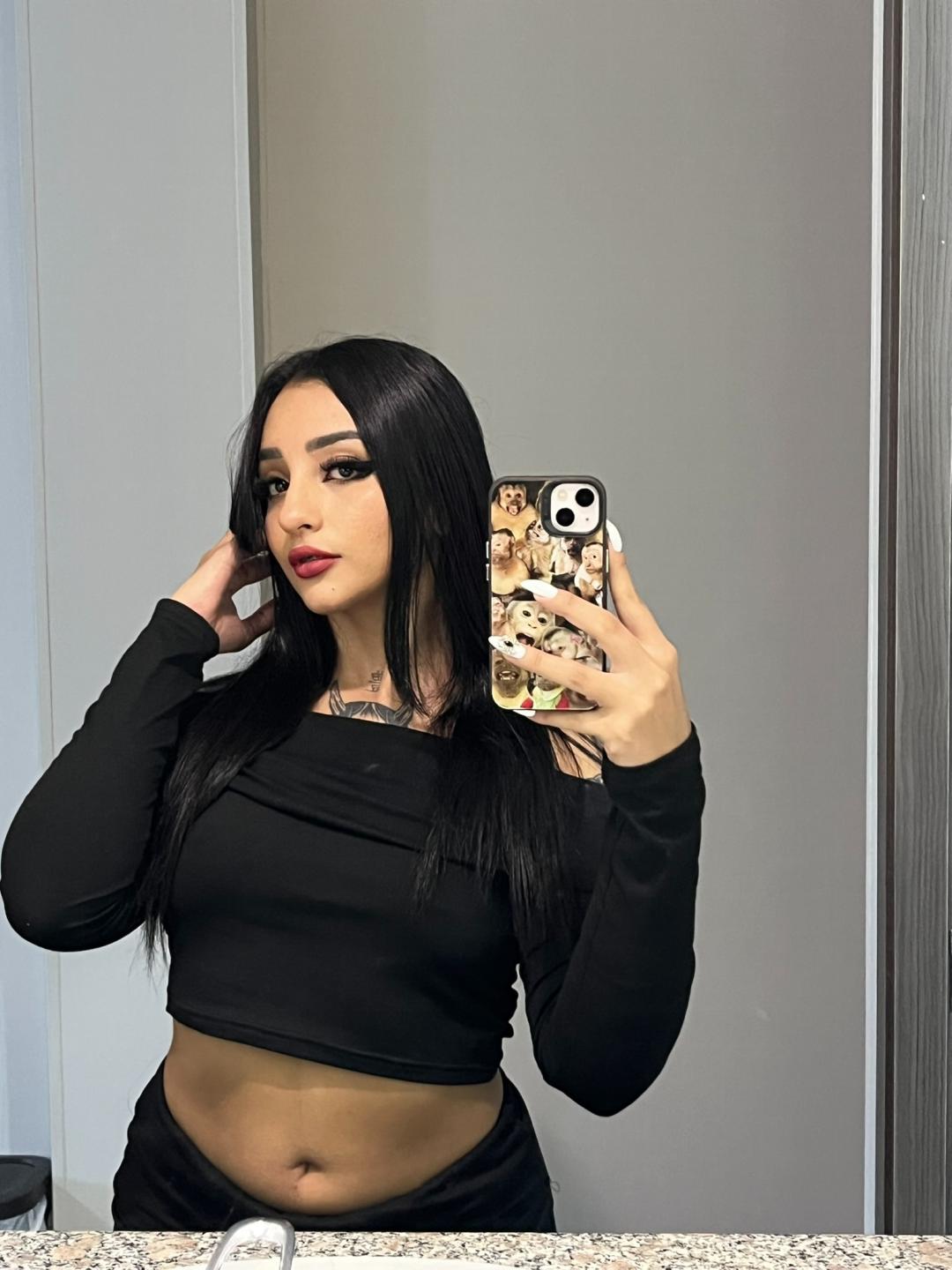 webcam model ScarletFeline from XloveCam webcam model ScarletFeline from XloveCam