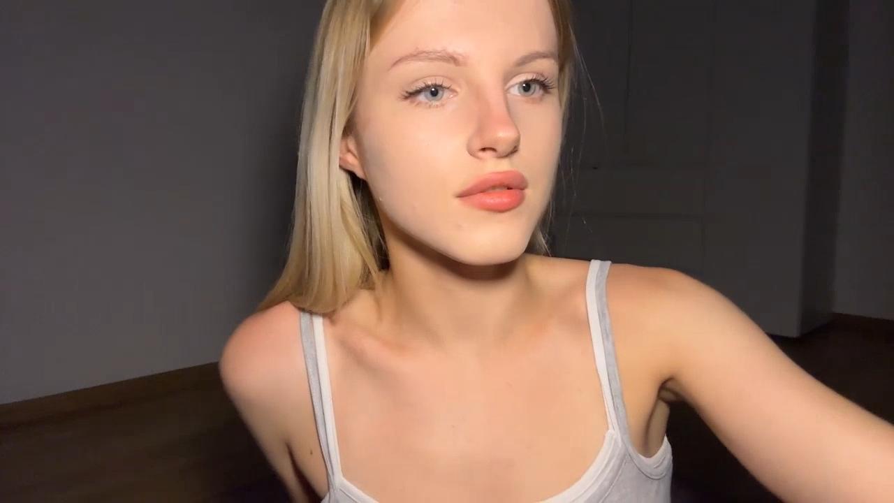 webcam model JulissaUrso from XloveCam webcam model JulissaUrso from XloveCam