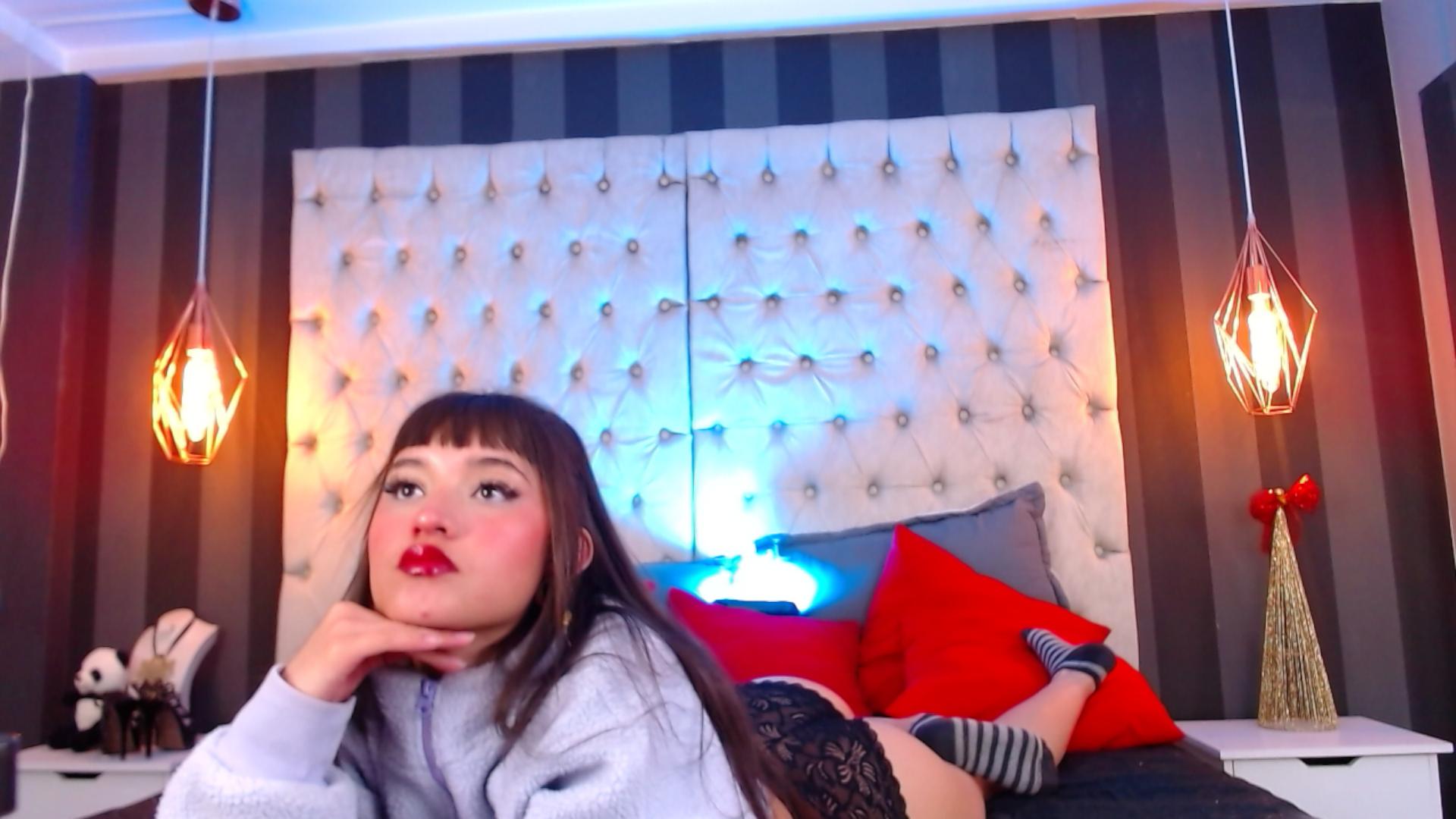 webcam model AliceMorely from XloveCam webcam model AliceMorely from XloveCam