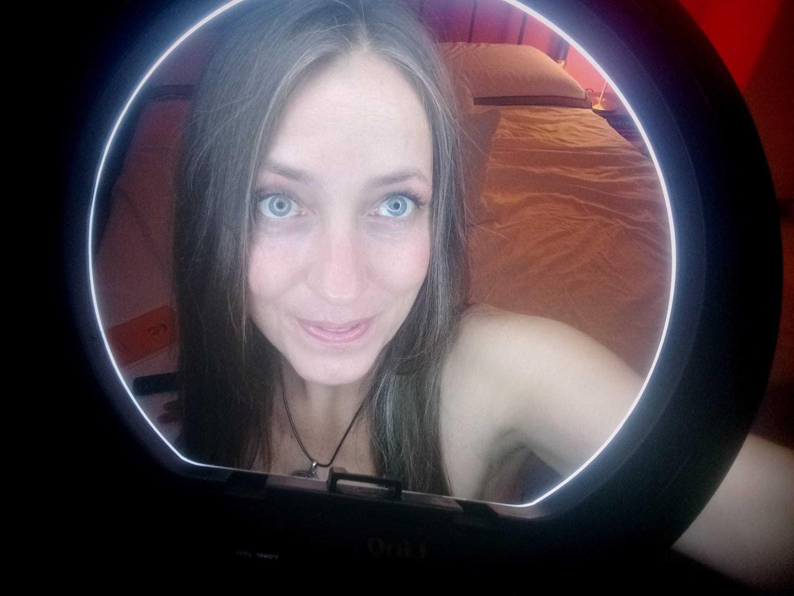 DaisyDea — live cam photo 1