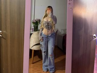 SammyViolet Blowjob XXX Cams - Photo 5/21