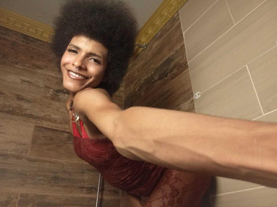 VioletSalvatore — live cam photo 1