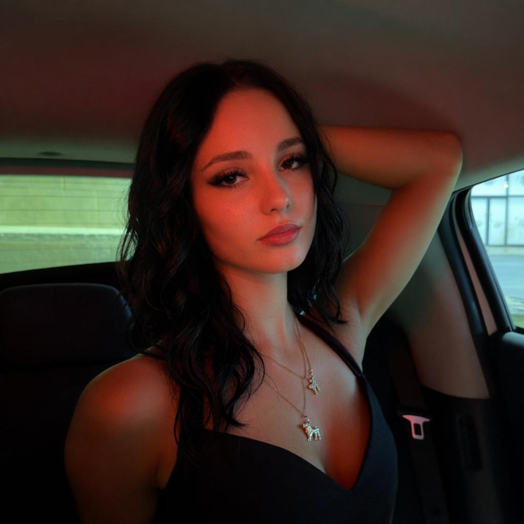 webcam model ThomasineCharlebois from XloveCam webcam model ThomasineCharlebois from XloveCam