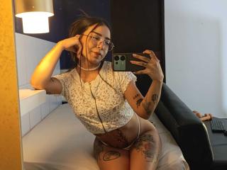 MilaThorne photo