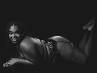 EbonyHenner Boobs Liveshow - Photo 15/21