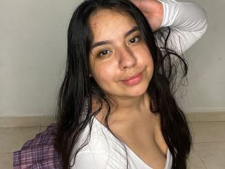 SammyTitss Blowjob XXX Cams - Photo 19/21