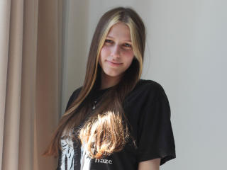 MiaNeit photo