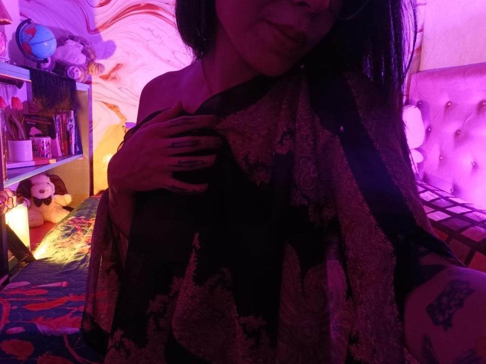 MilaThorne — live cam photo 4