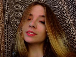 MarlanaBub - Live sex cams model