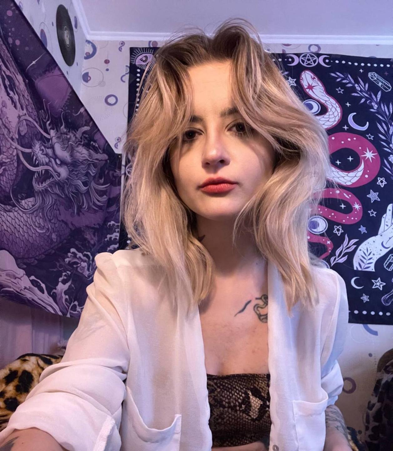 webcam model LiliStraw from XloveCam webcam model LiliStraw from XloveCam
