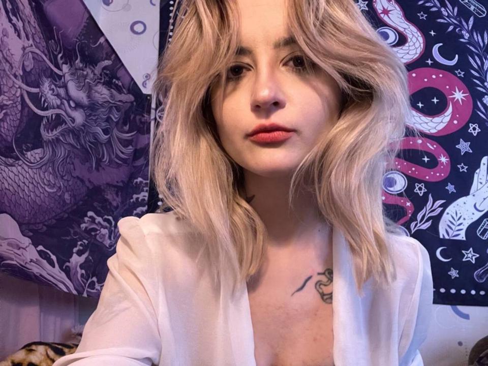 LiliStraw — live cam photo 2