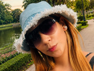 AishaSaint Image Gallery