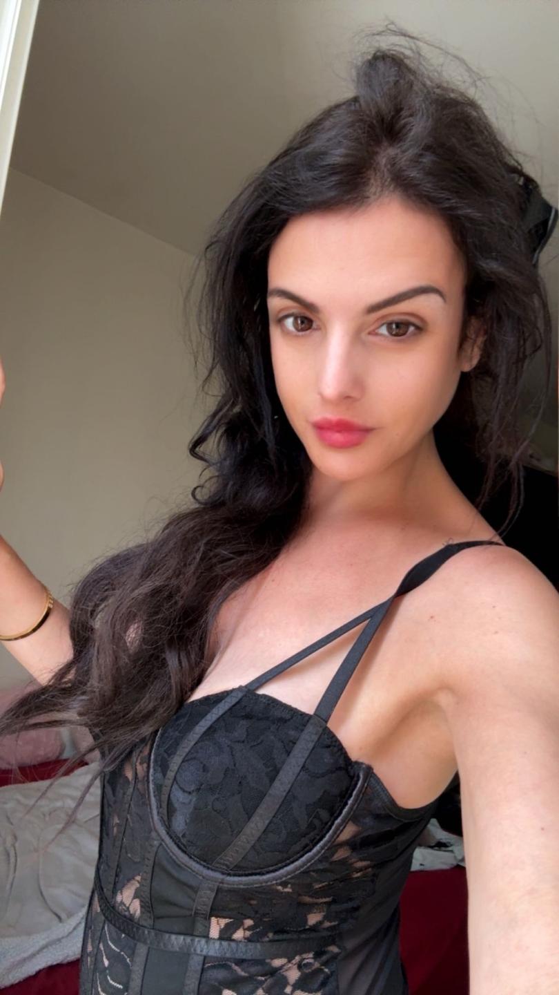 webcam model Sloaneswan from XloveCam webcam model Sloaneswan from XloveCam