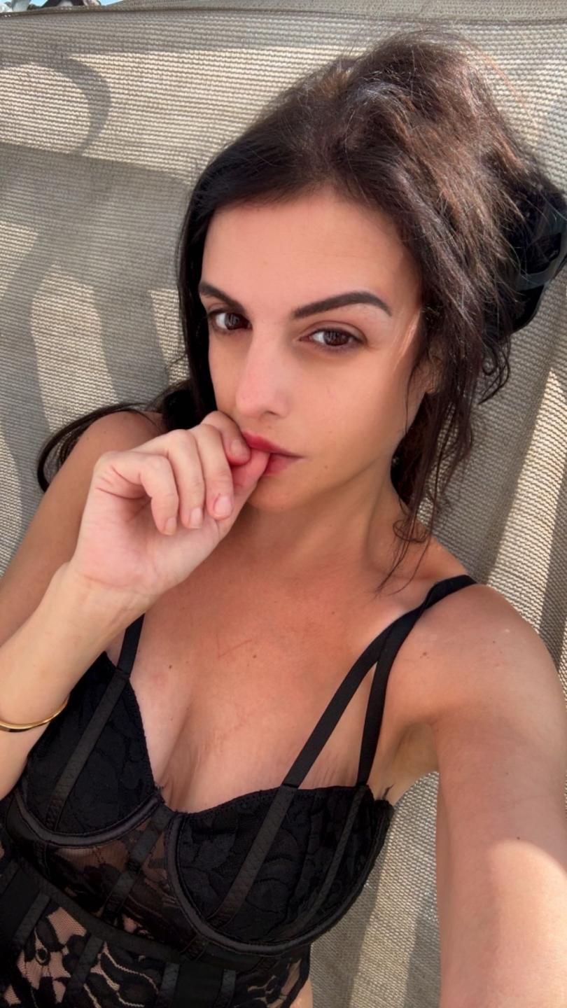 webcam model Sloaneswan from XloveCam webcam model Sloaneswan from XloveCam