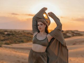 StellaLane Blowjob XXX Cams - Photo 17/21