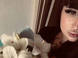 LynnaMitton - Live sex cams model