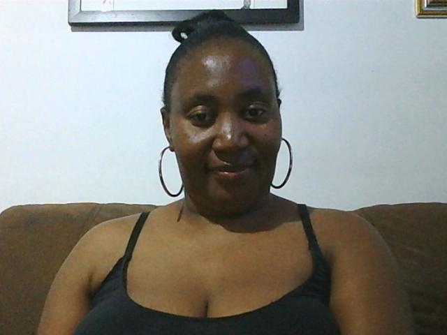 CavyQueenForU — live cam photo 2