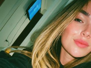 AdharaCooperr Webcam Porno Live - Photo 8/21