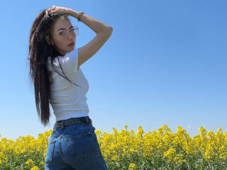 SinReea Blowjob XXX Cams - Photo 9/21