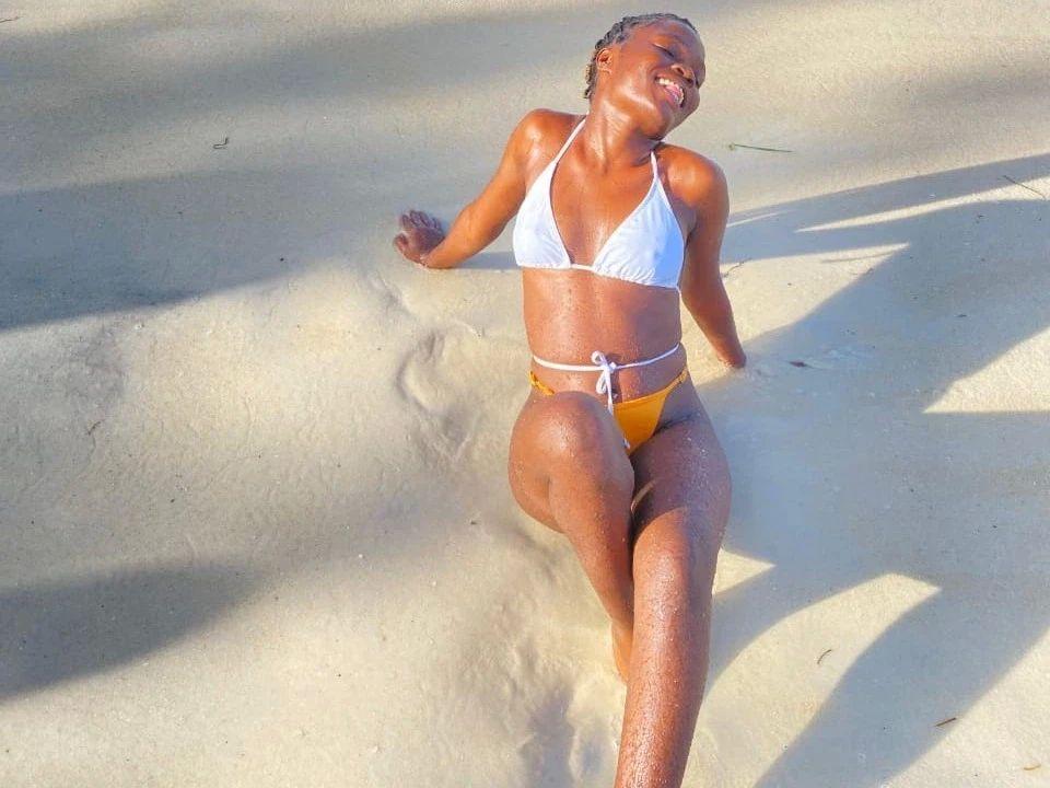 webcam model HornyEbonys-hot from XloveCam webcam model HornyEbonys-hot from XloveCam