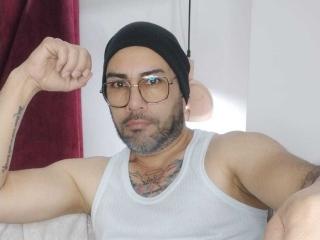 ThiagoSins - Live sex cams model