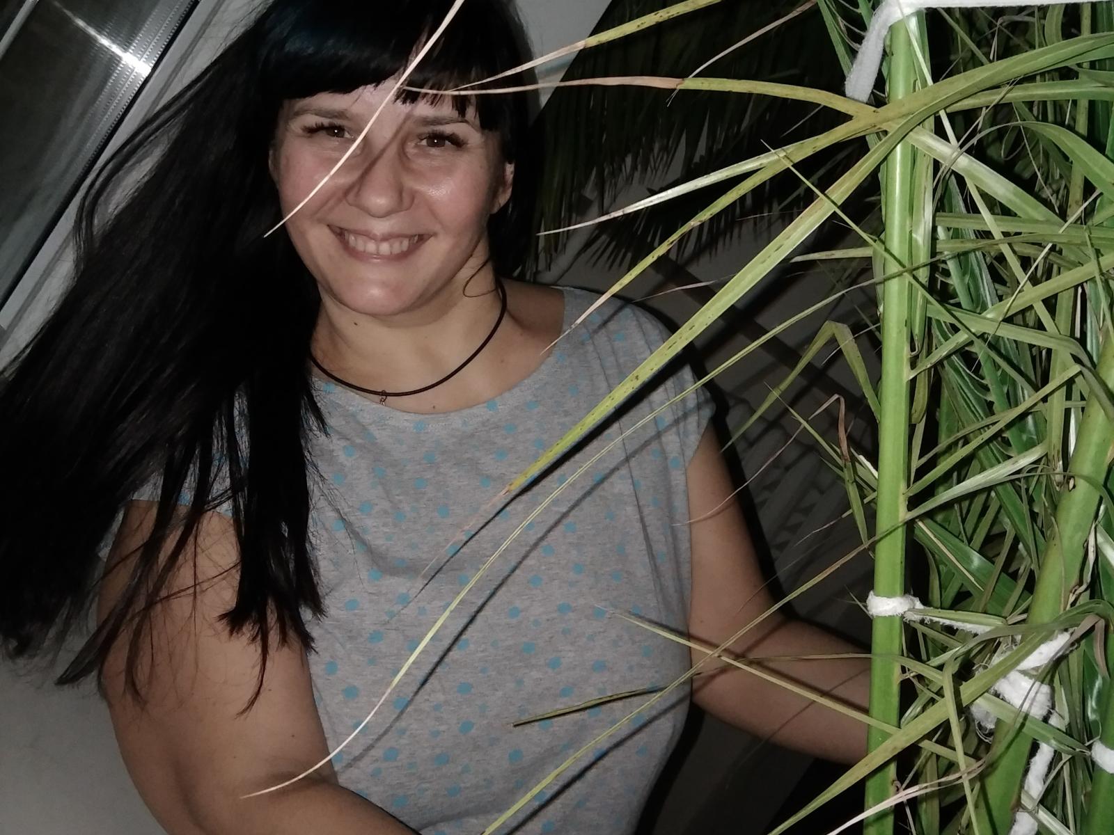 VelvetGloria — live cam photo 2