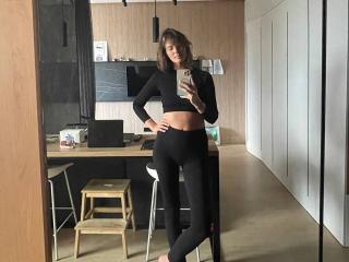 OrnellaNiksa Masturbation Cam Video - Photo 5/6