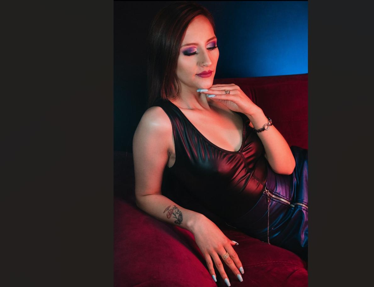 webcam model AyshaSmith from XloveCam webcam model AyshaSmith from XloveCam