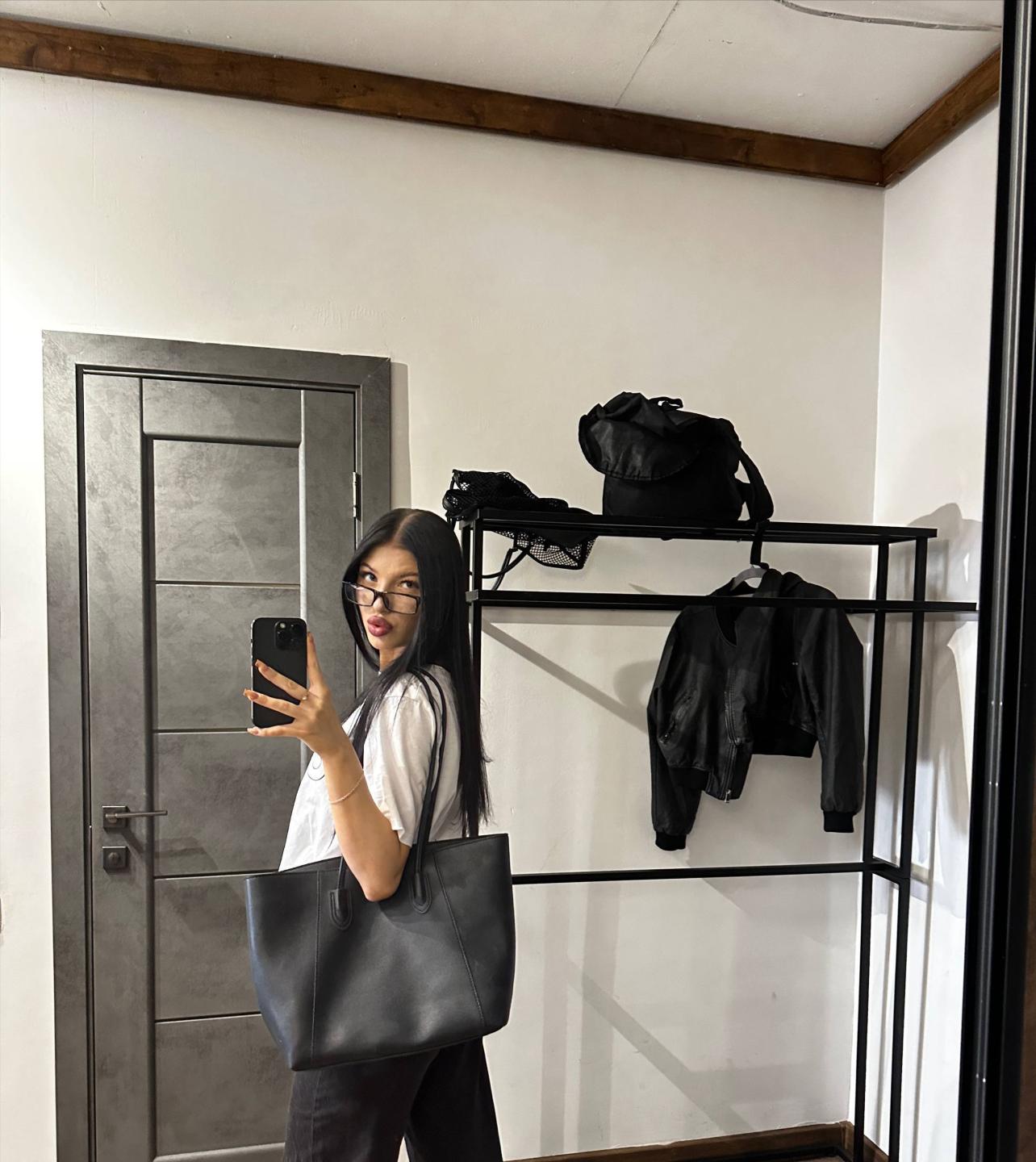 webcam model AngeliaHunger from XloveCam webcam model AngeliaHunger from XloveCam