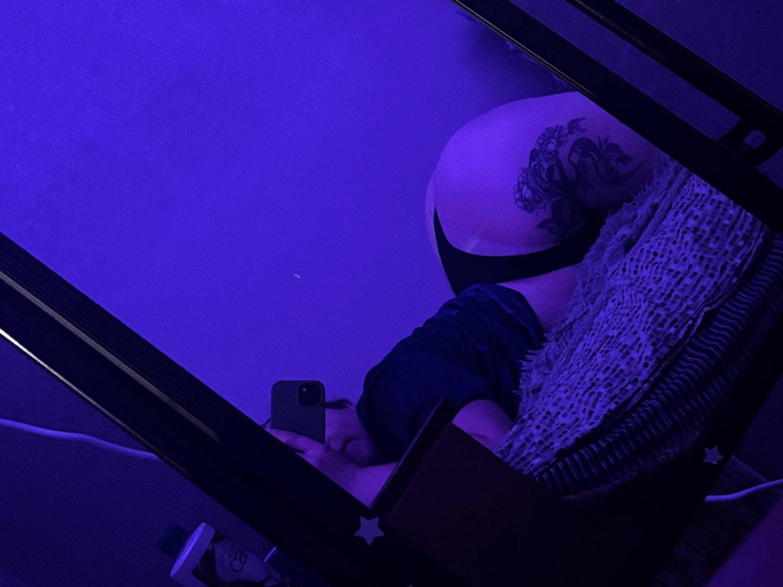 FoxyKissis — live cam photo 2