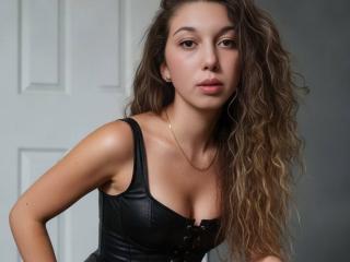 Sanella Blowjob XXX Cams - Photo 5/21