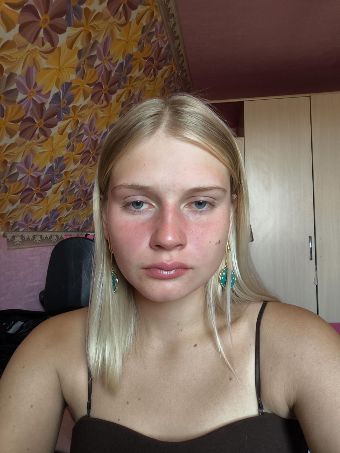 EdyTheViard from XLoveCam