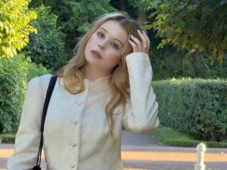 StellaMelow Blowjob XXX Cams - Photo 8/9