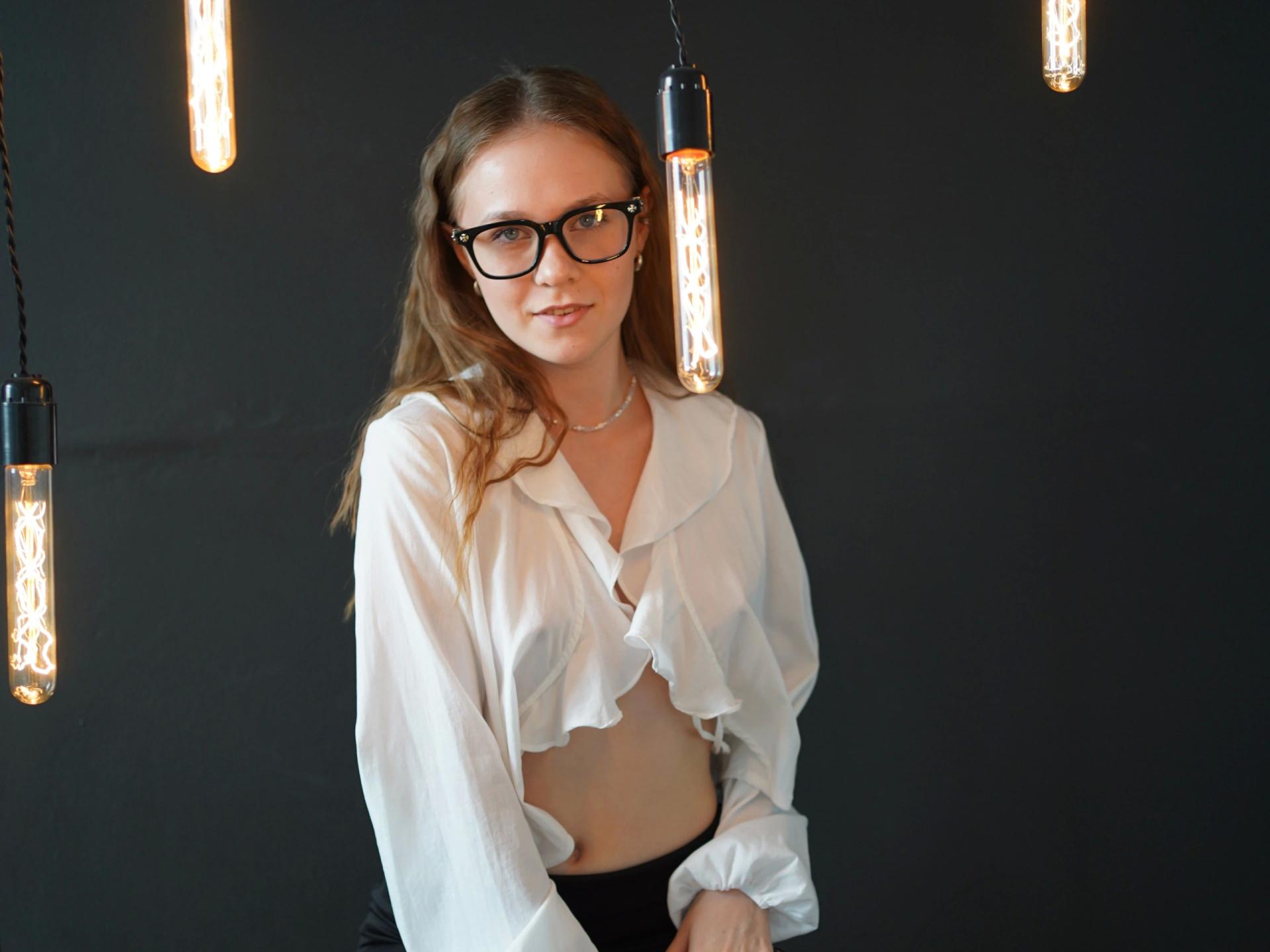 webcam model Kristty-hot from XloveCam webcam model Kristty-hot from XloveCam