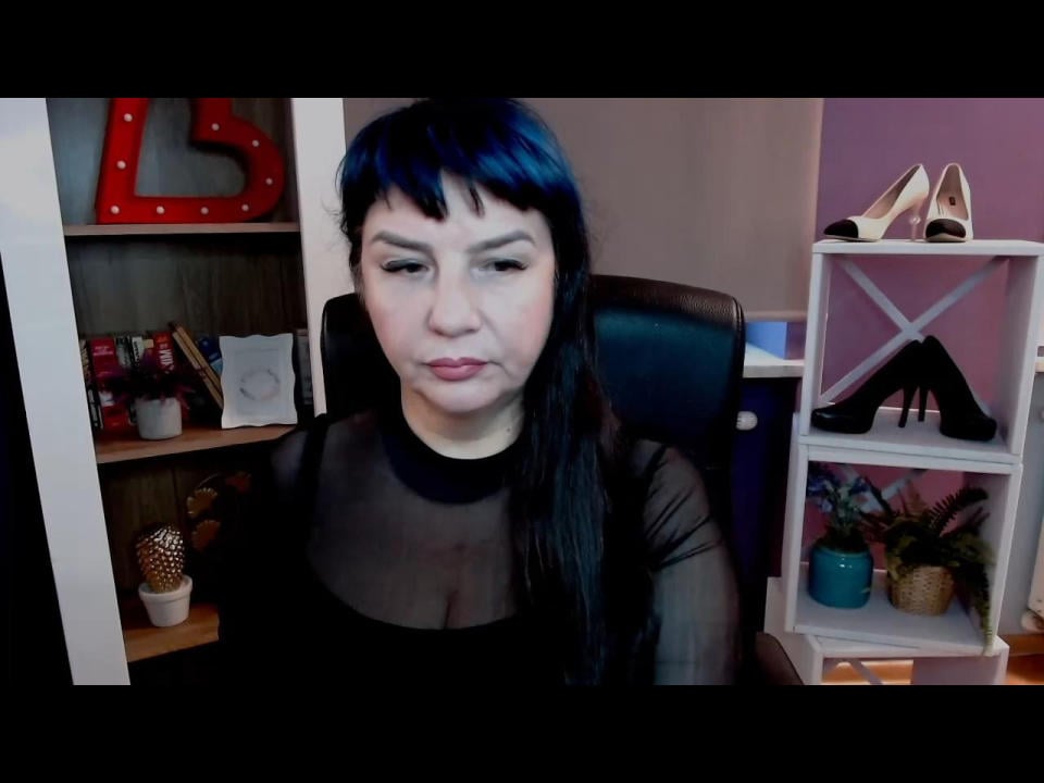 VelvetGloria — live cam photo 1