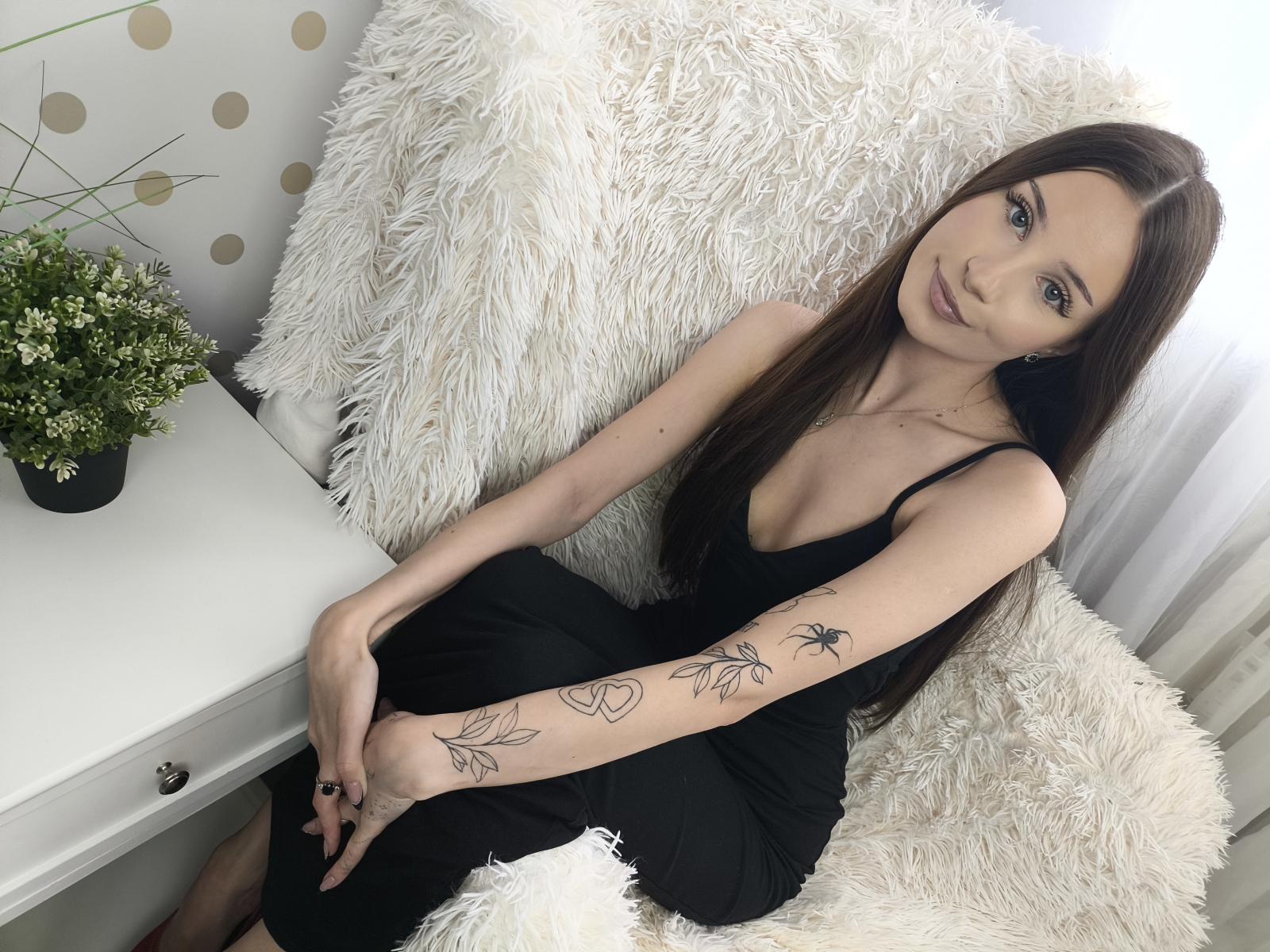 EmillyLovee — live cam photo 1