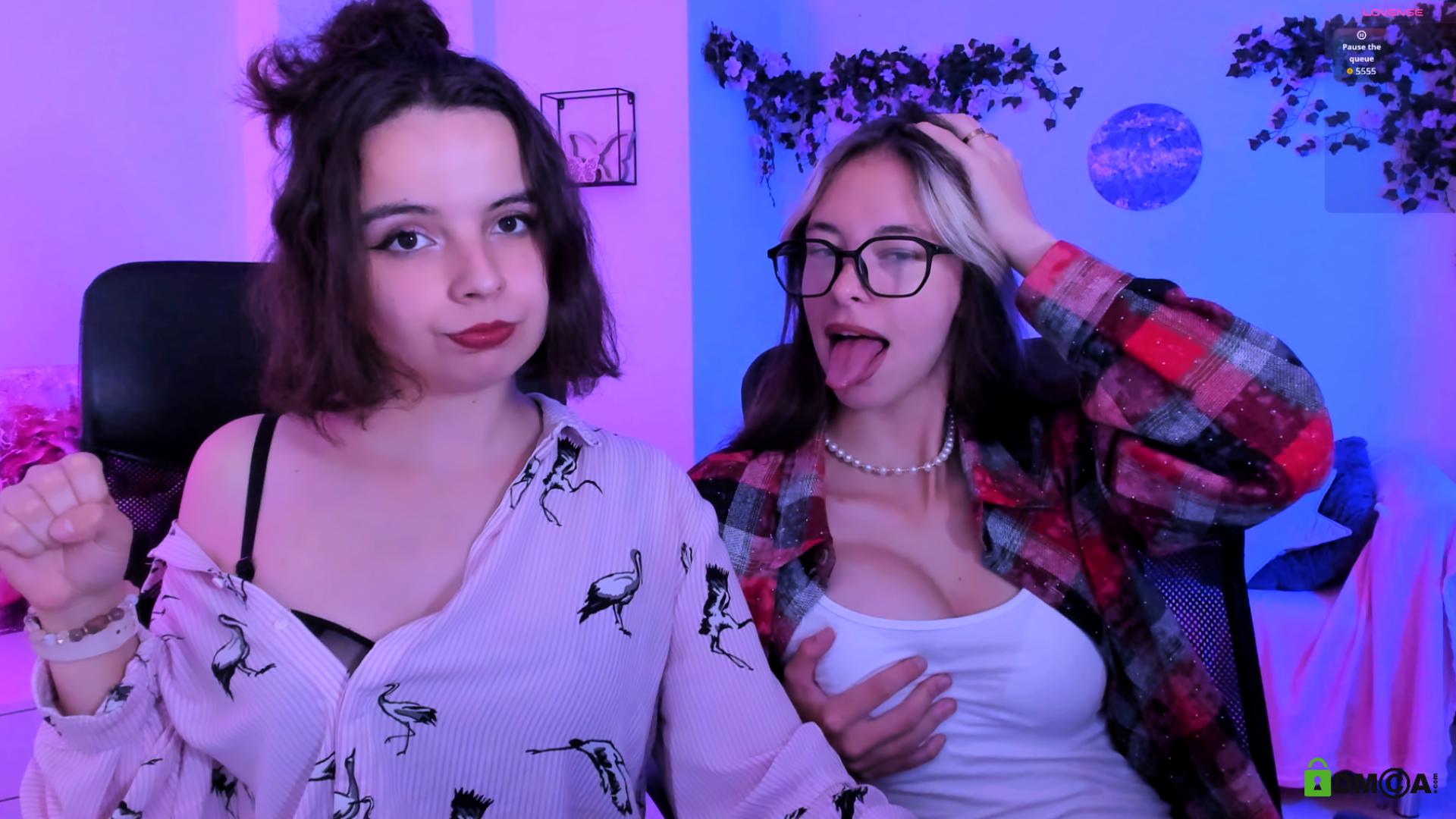 webcam model LiaOneMia from XloveCam webcam model LiaOneMia from XloveCam