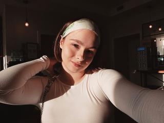 SheaDeslauriers Blowjob XXX Cams - Photo 6/9