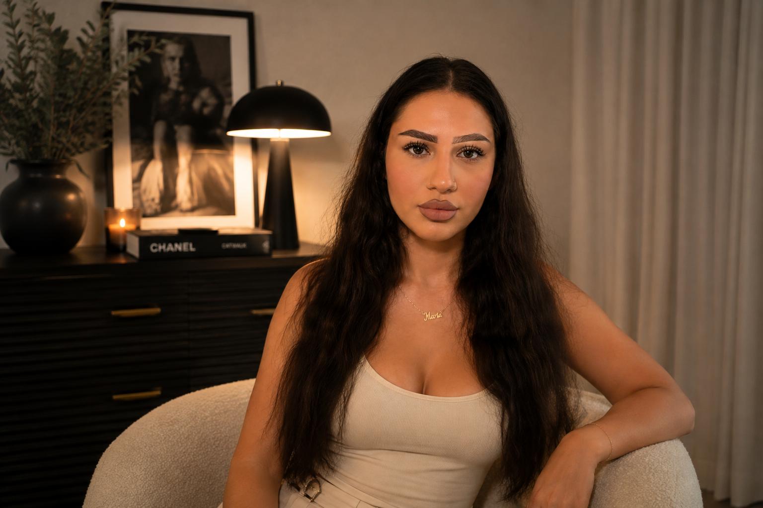 webcam model AmberSolange from XloveCam webcam model AmberSolange from XloveCam