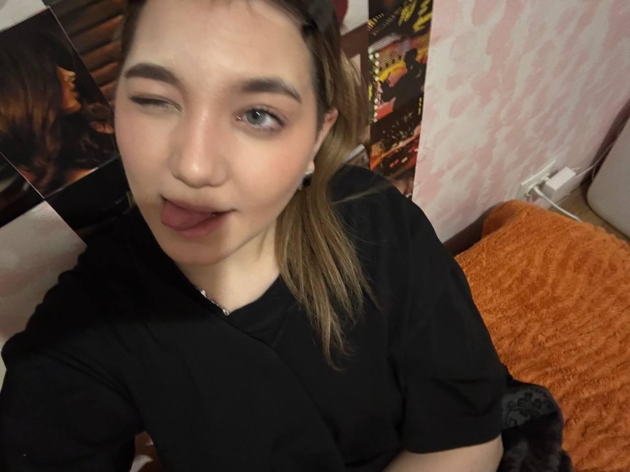 webcam model MichikoVivona from XloveCam webcam model MichikoVivona from XloveCam