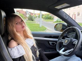 SuzieBrion Fellation XXX Cams - Photo 6/21