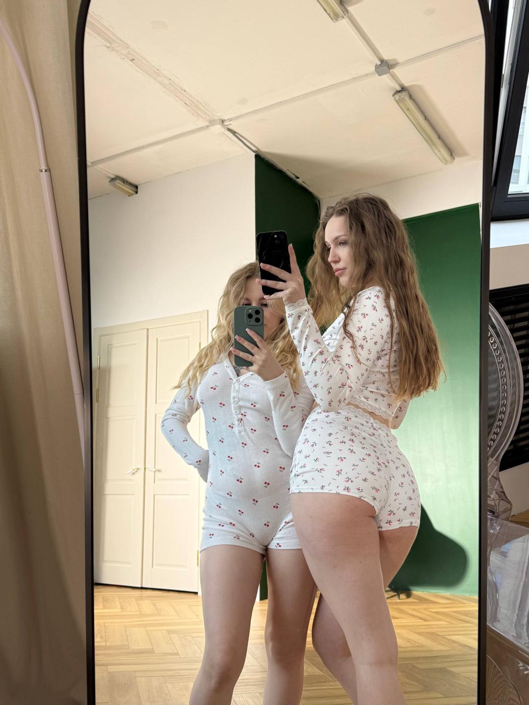 webcam model MariluChouinard from XloveCam webcam model MariluChouinard from XloveCam