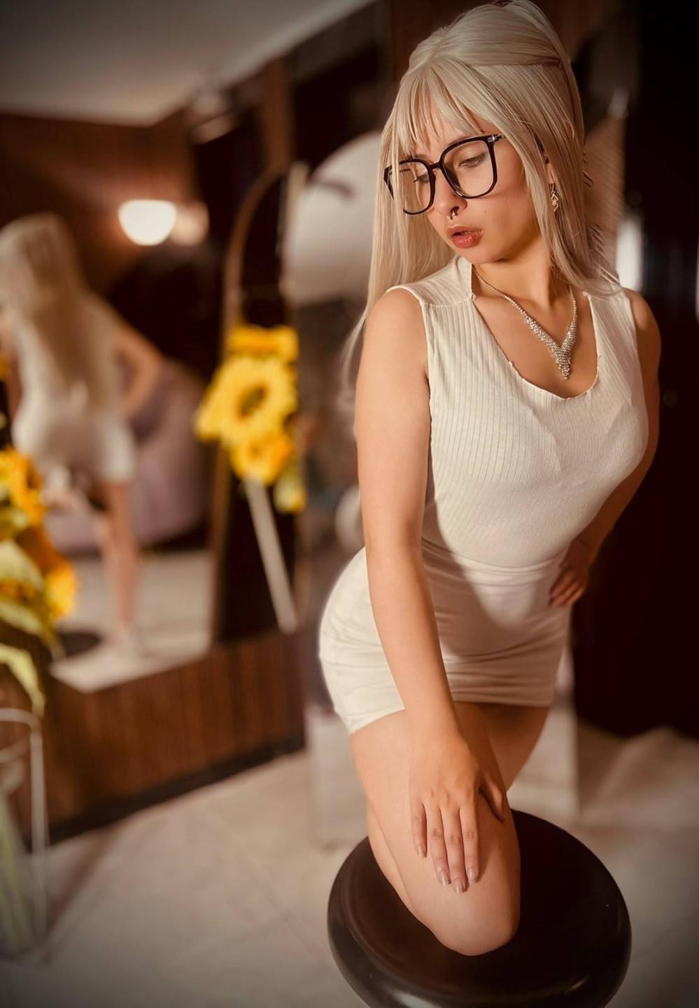 webcam model BonnieBloom from XloveCam webcam model BonnieBloom from XloveCam